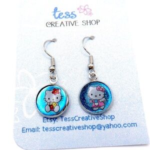 Small Resin Hello Kitty Earrings NEW